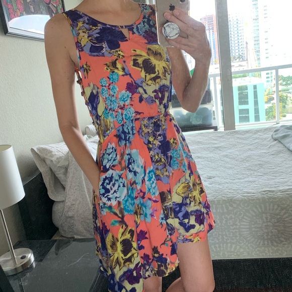 Kirra Floral Dress - Picture 1 of 4